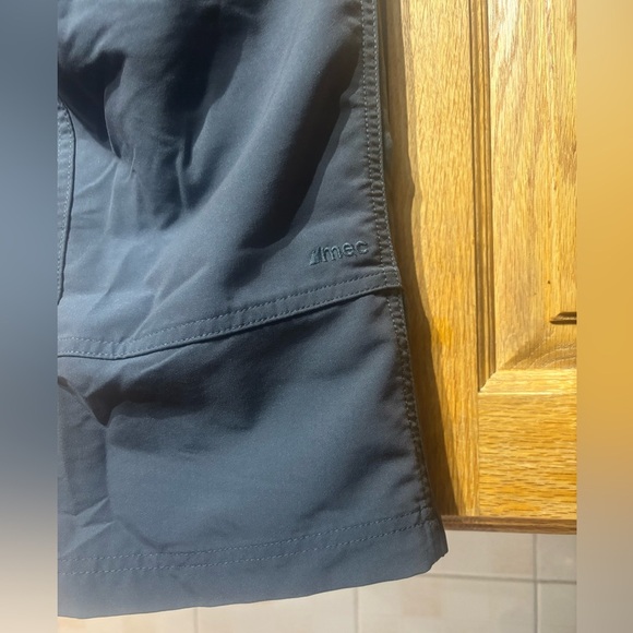 MEC Dark Gray Hiking Trail Capris Women’s Size 12 EUC - Picture 8 of 8